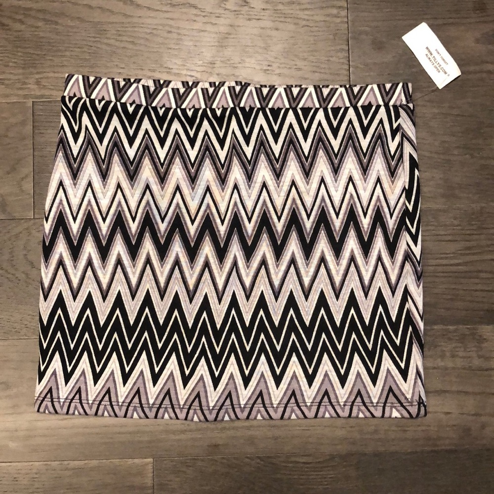 Chevron mini skirt